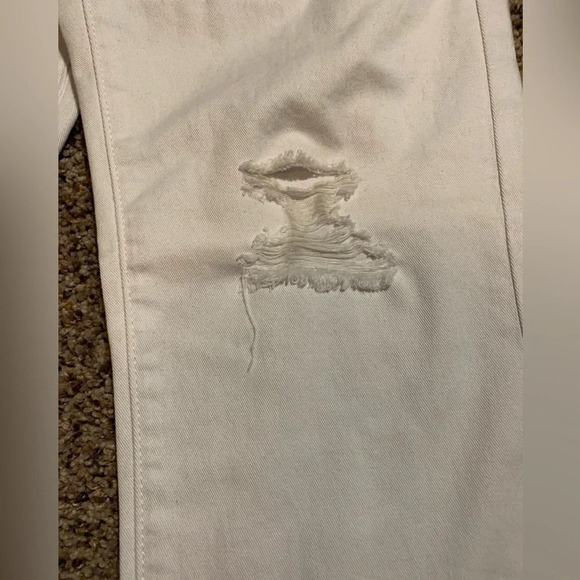 Risen White Denim Straight Leg Jeans size Small, NWT - Picture 3 of 7